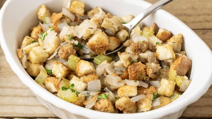 Easy American Stuffing (Small Batch) • Zona Cooks
